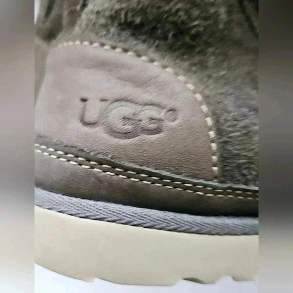UGG Neumal GREY SUEDE HIGH TOP Unisex SHOES SIZE US 5 S/N 1020369 - Picture 5 of 9